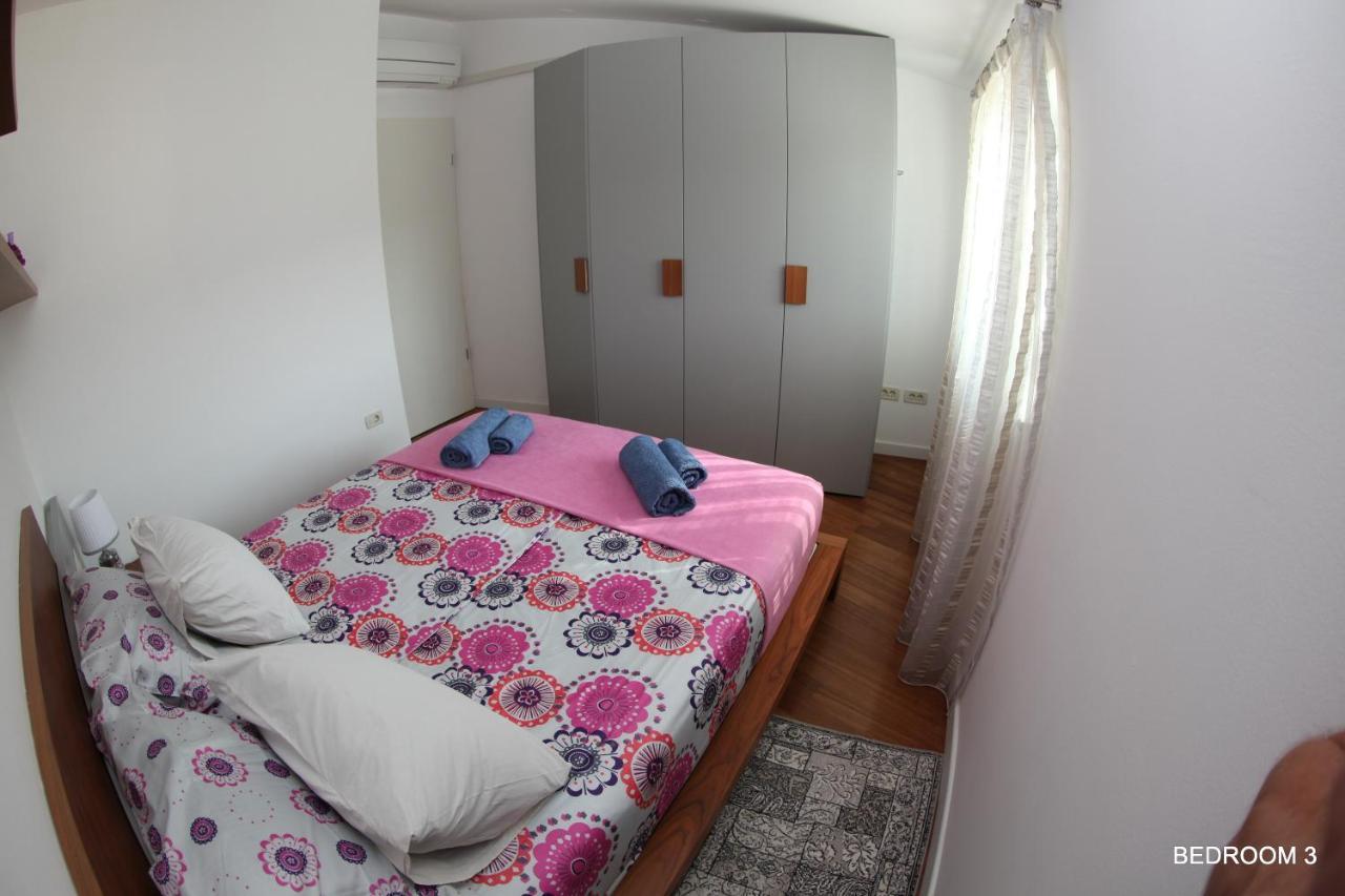 Luxury Marina View Apartment Izola Kültér fotó